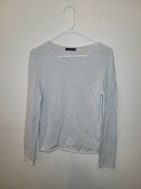 Brandy Melville Light Gray long-sleeve Lightweight knit sweater. Medium